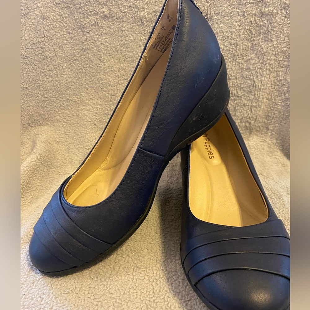 Women’s Hush Puppies Navy Wedges Size 7